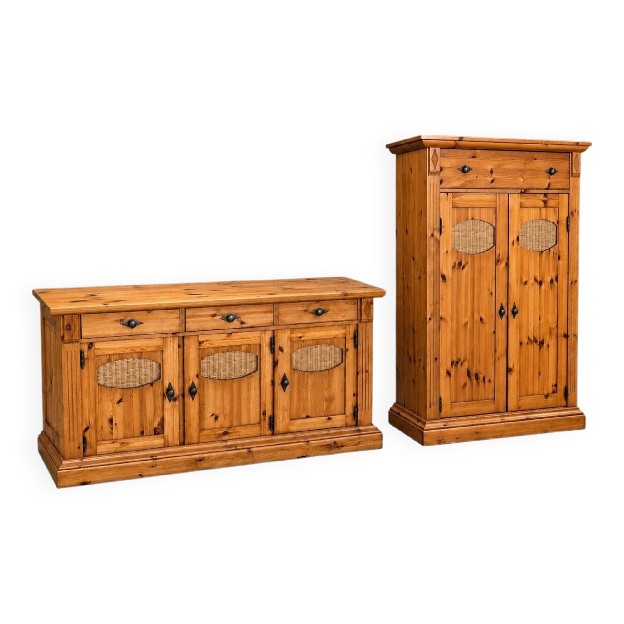 Classic pine / Meidenkast also known as a Vertiko / sideboard