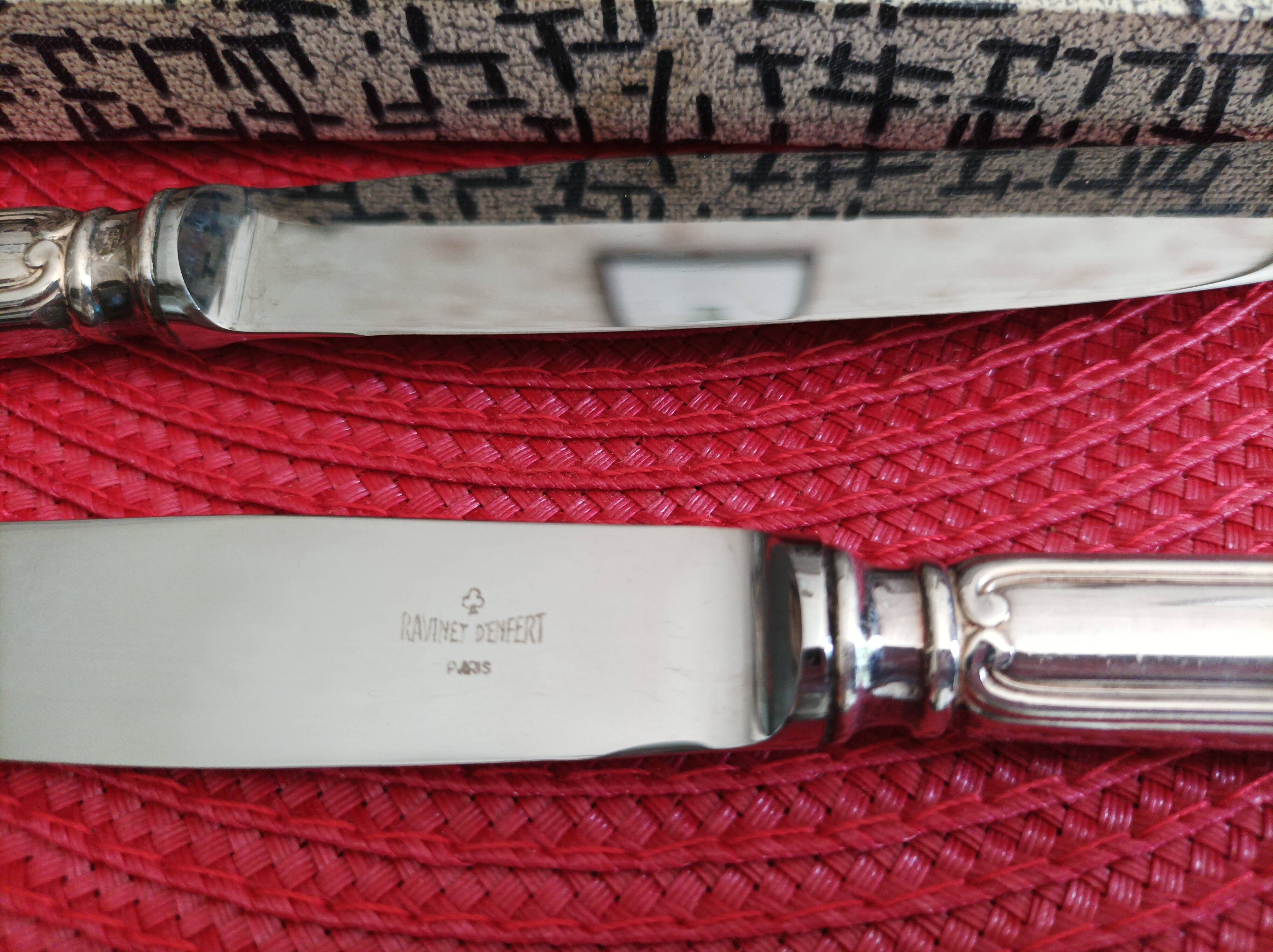 Set of 12 small knives in silver metal and stainless steel from the Ravinet d'Enfer Paris brand