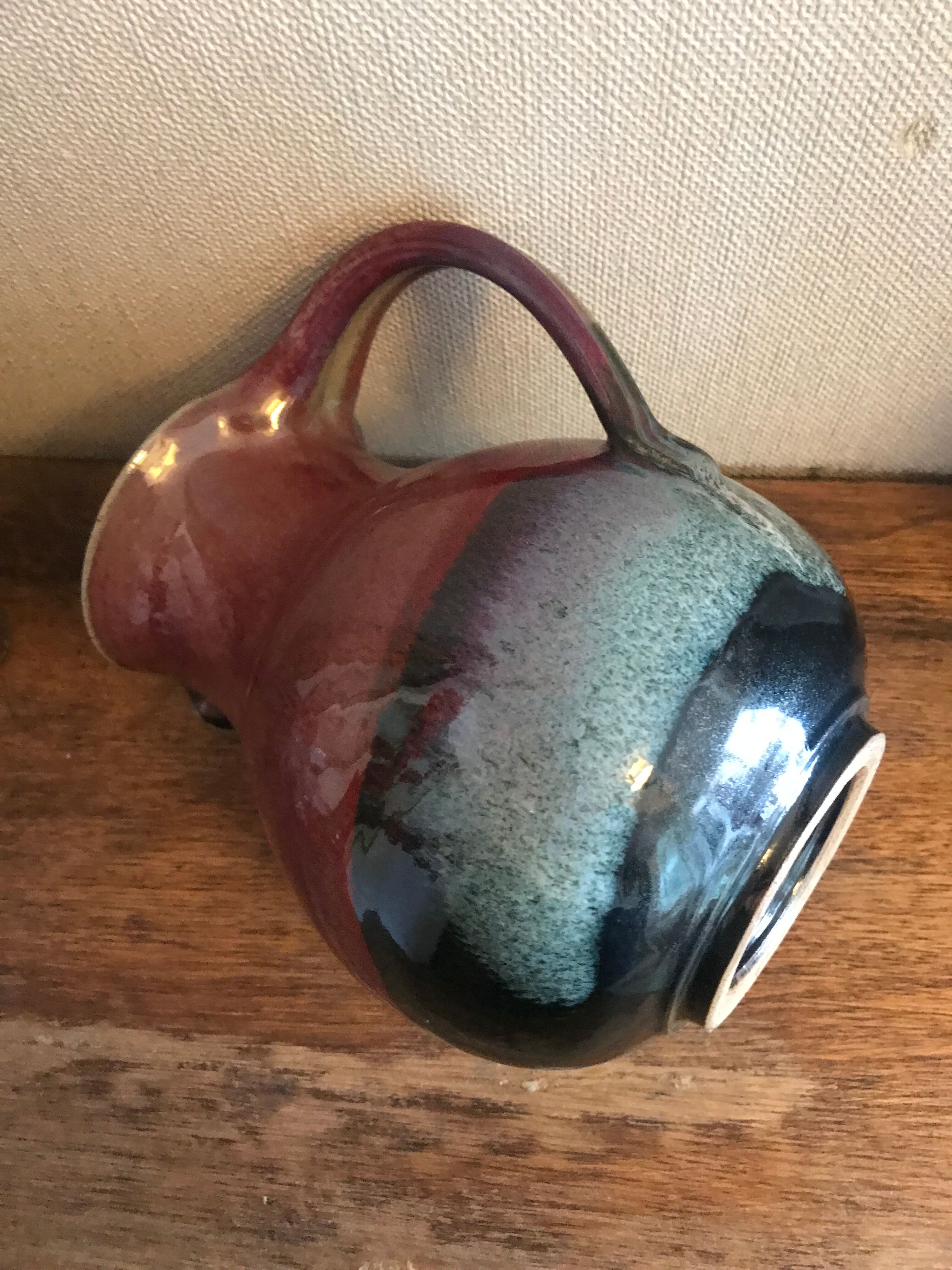 Pitcher carafe in enamelled sandies colors pink and blue