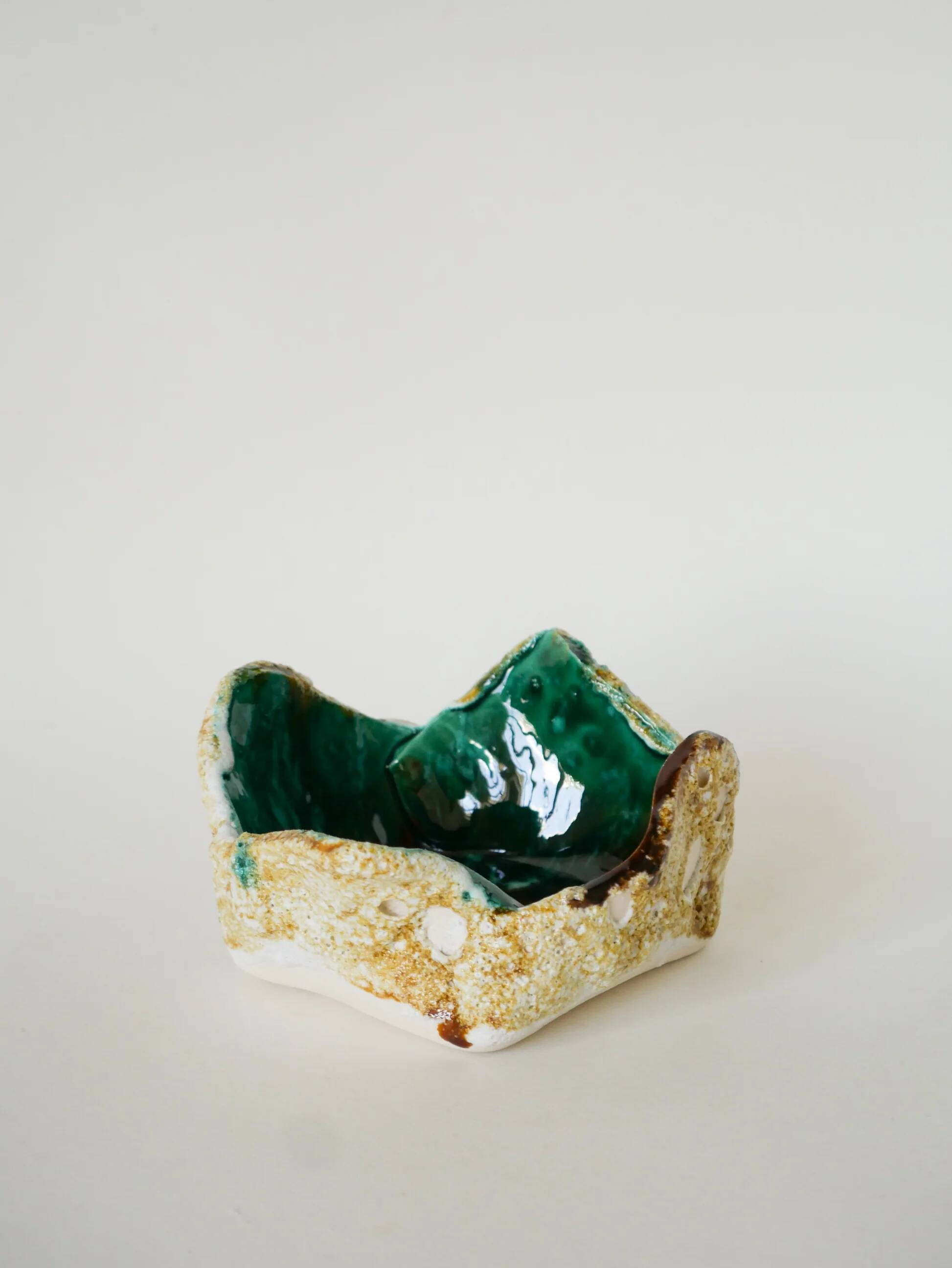 Ashtray in Fat Lava, flower neckline, yellow and green, 1970 - 15 x 7 cm