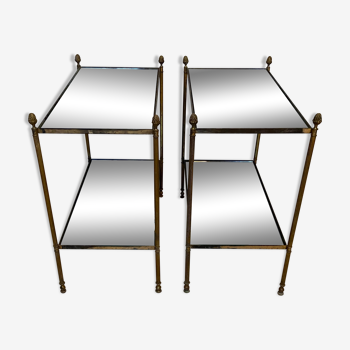 Paire de tables d’appoint neo classiques laiton et miroir oxydé