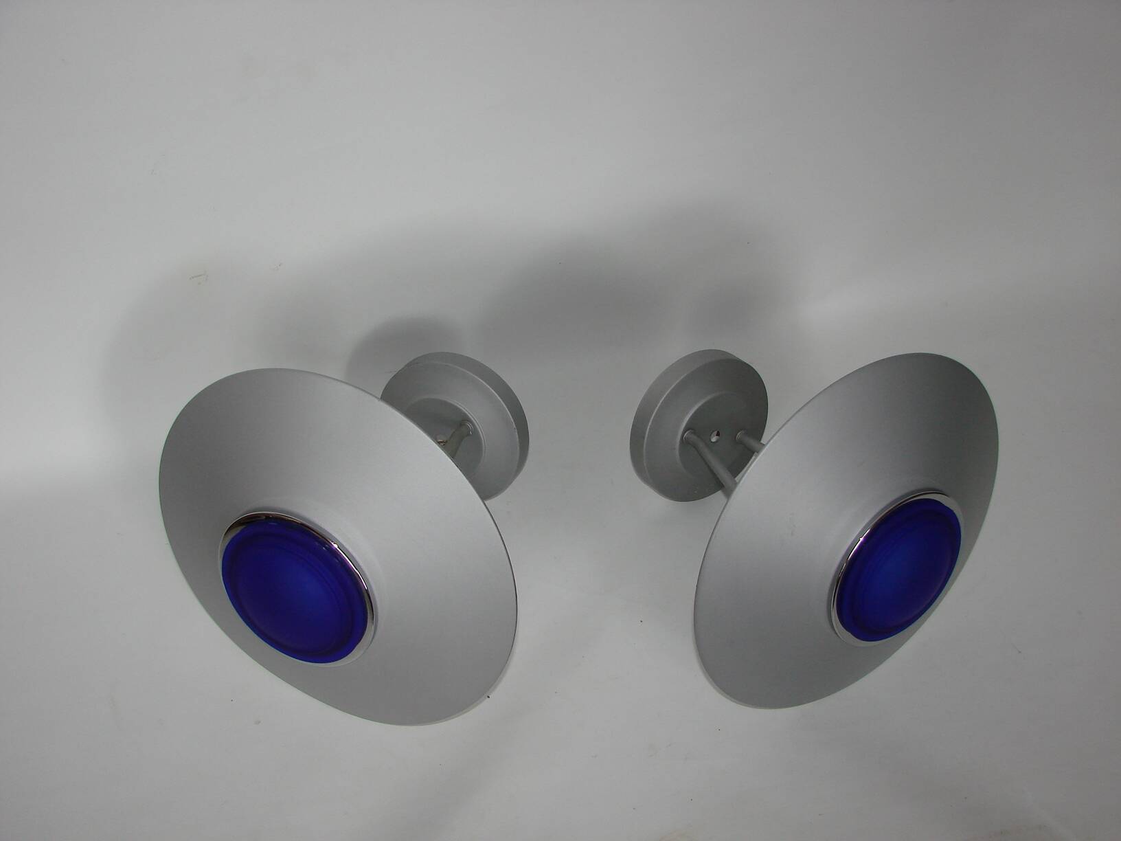 A pair of vintage 1980s wall lights | Metal and glass | Original retro ligh