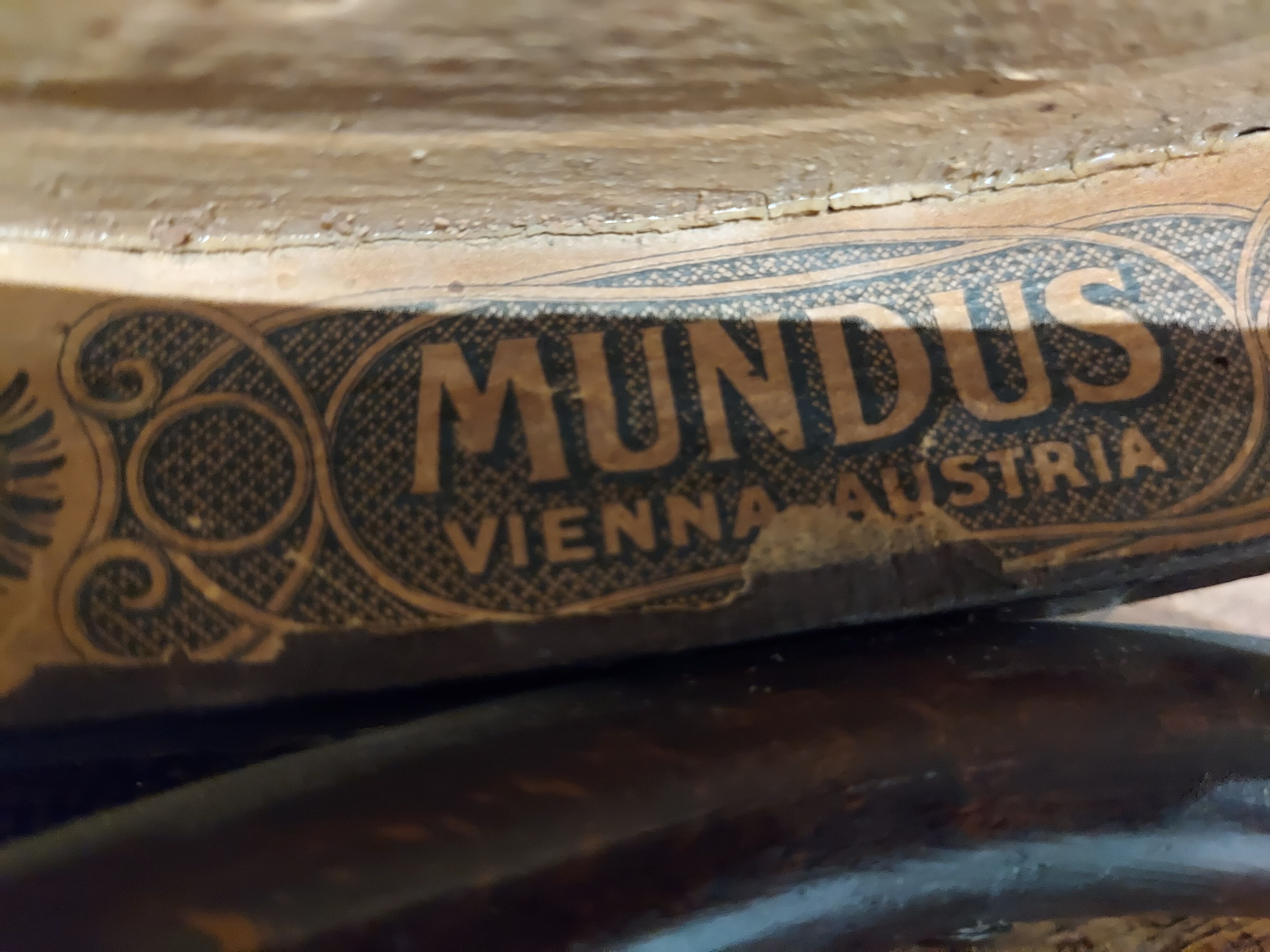 Suite de 4 chaises bistrot Mundus Joseph Hoffmann Austria Bielitz années 1908