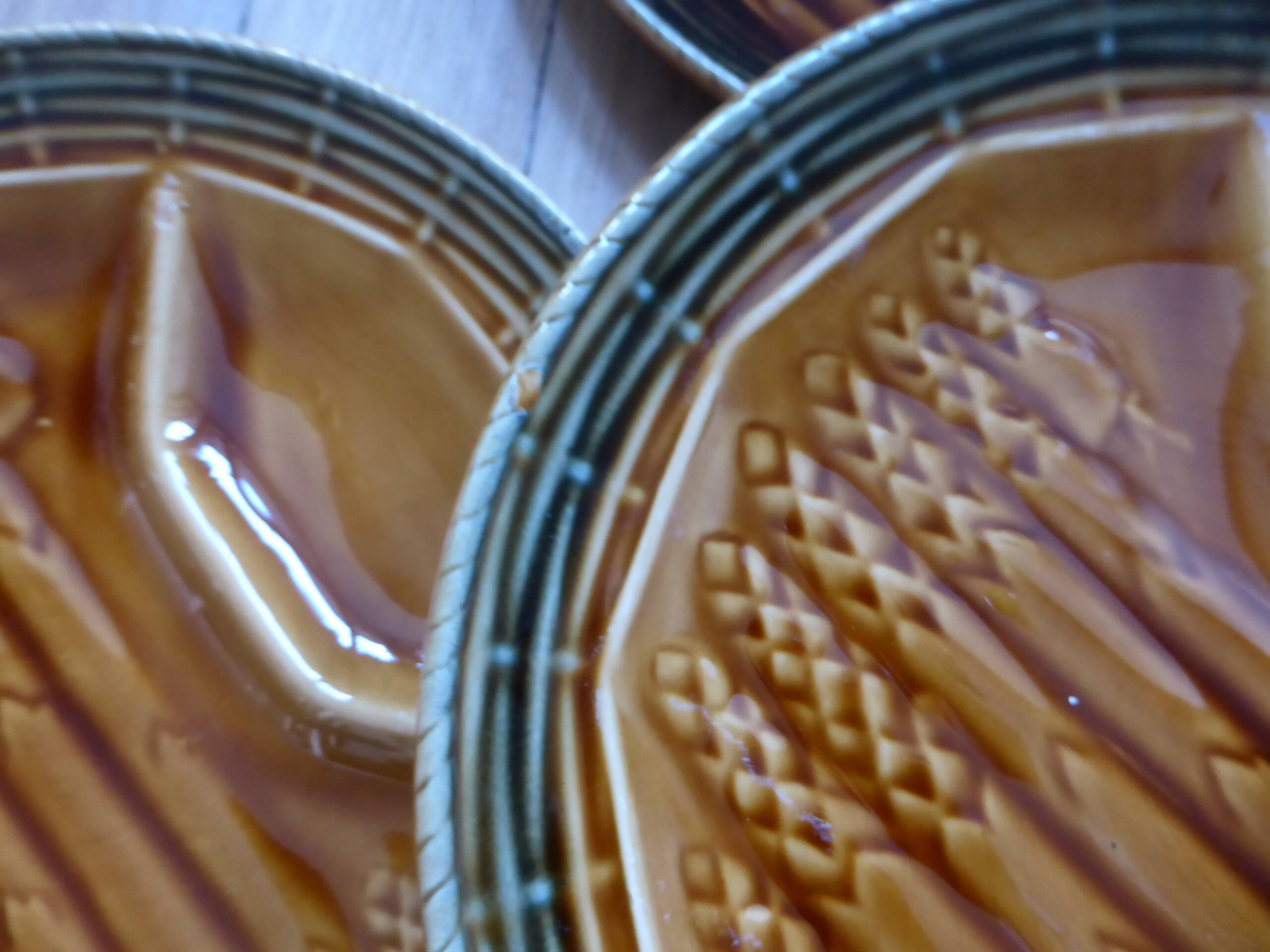 5 asparagus plates, 1 Sarreguemines dish L1 / 200106