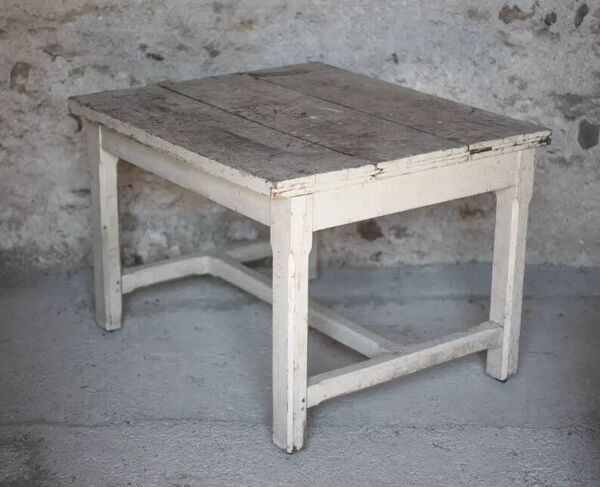 Table bois ancienne, table d'appoint sur roulettes, table de cuisine, décoration intérieure