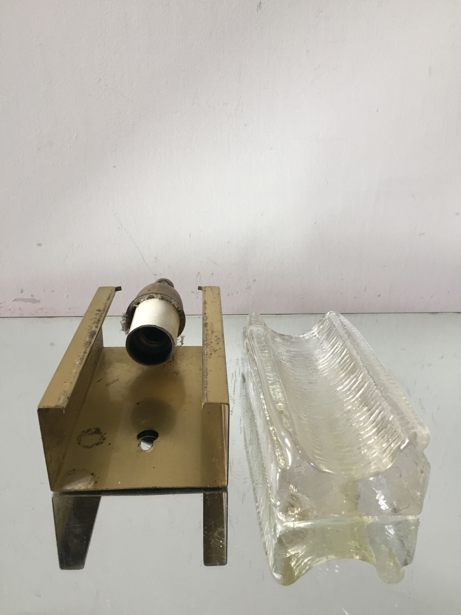 Scandinavian Midcentury wall light in Crystal and Brass