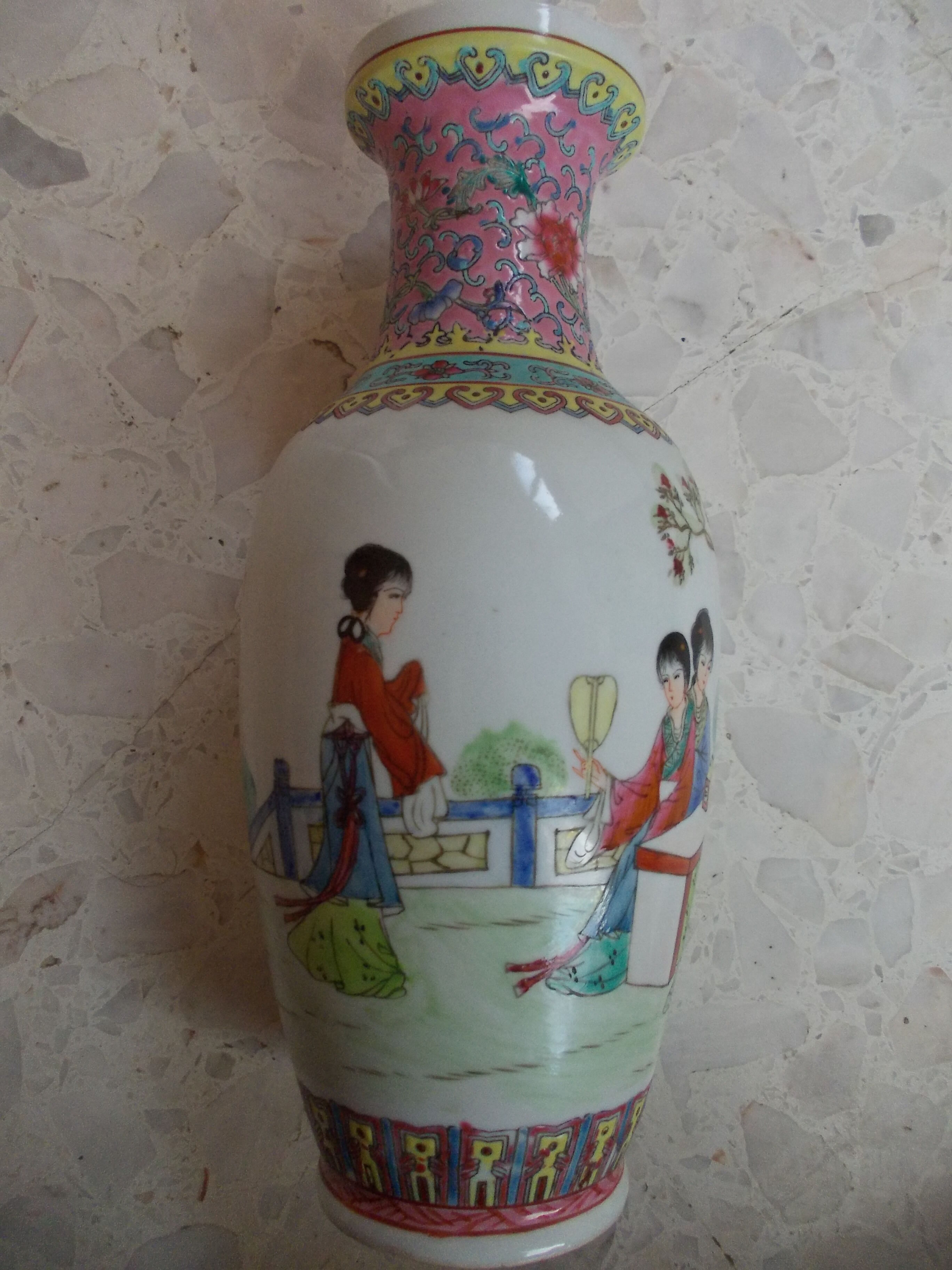 Vase chine porcelaine famille rose peint main et émaillé, femmes chinoises, marque jingdezhen, xx