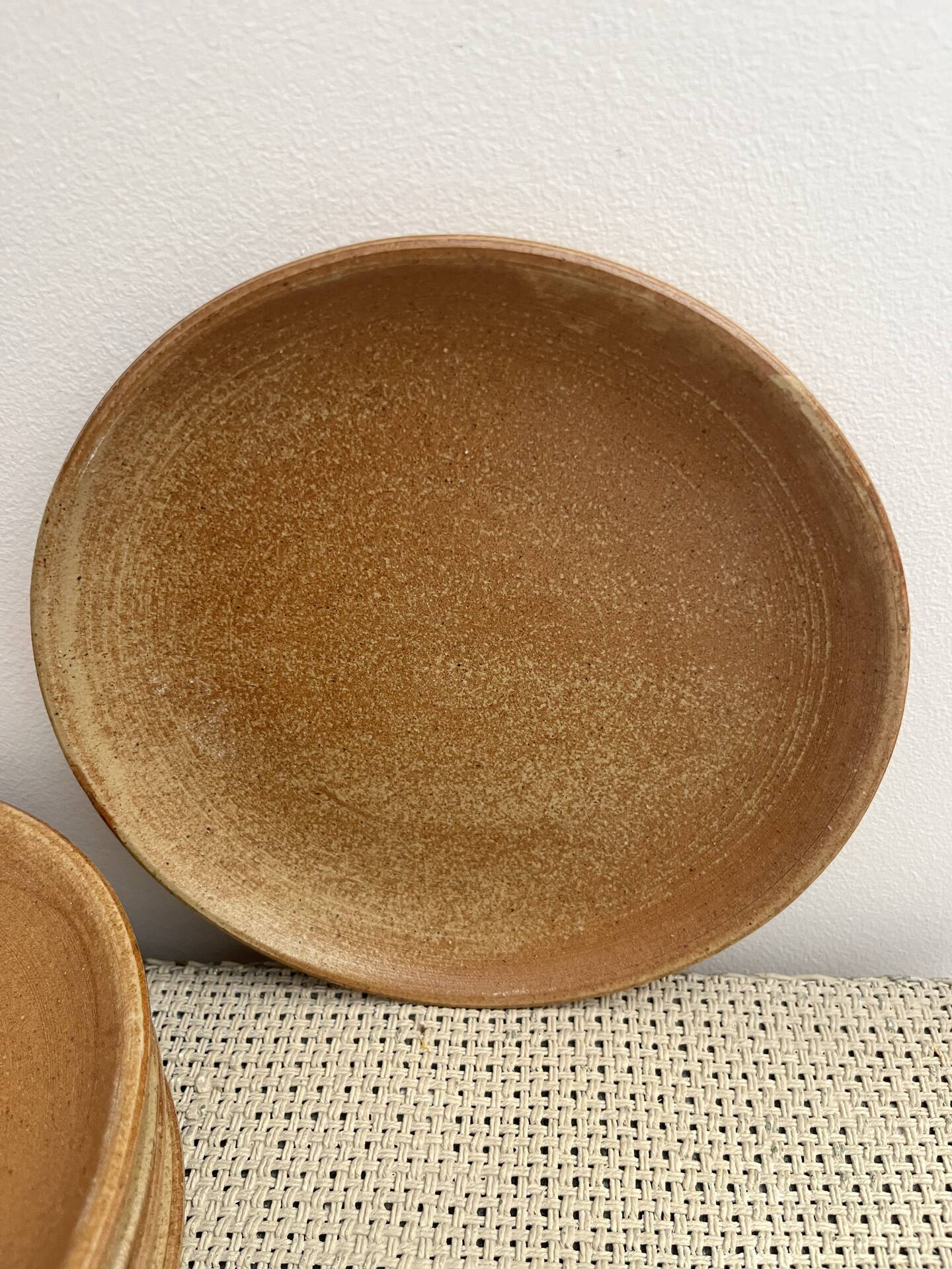 7 dessert plates in stoneware
