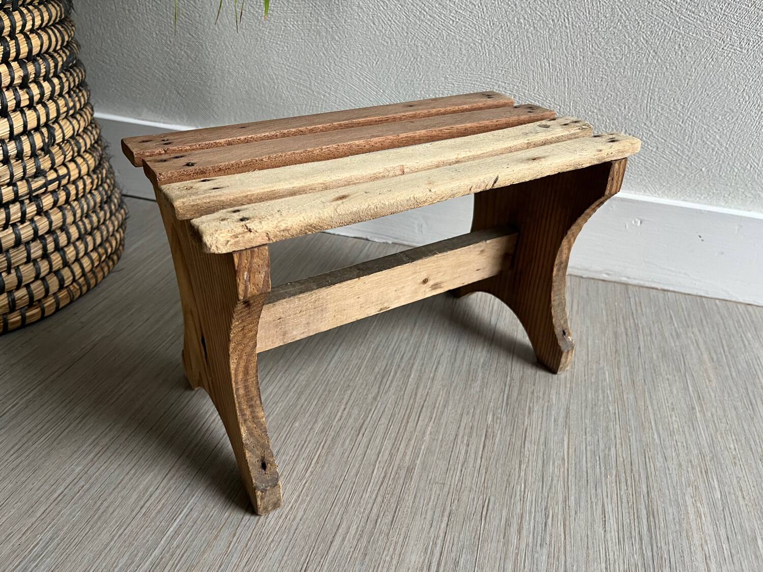 Small bench / wooden stool