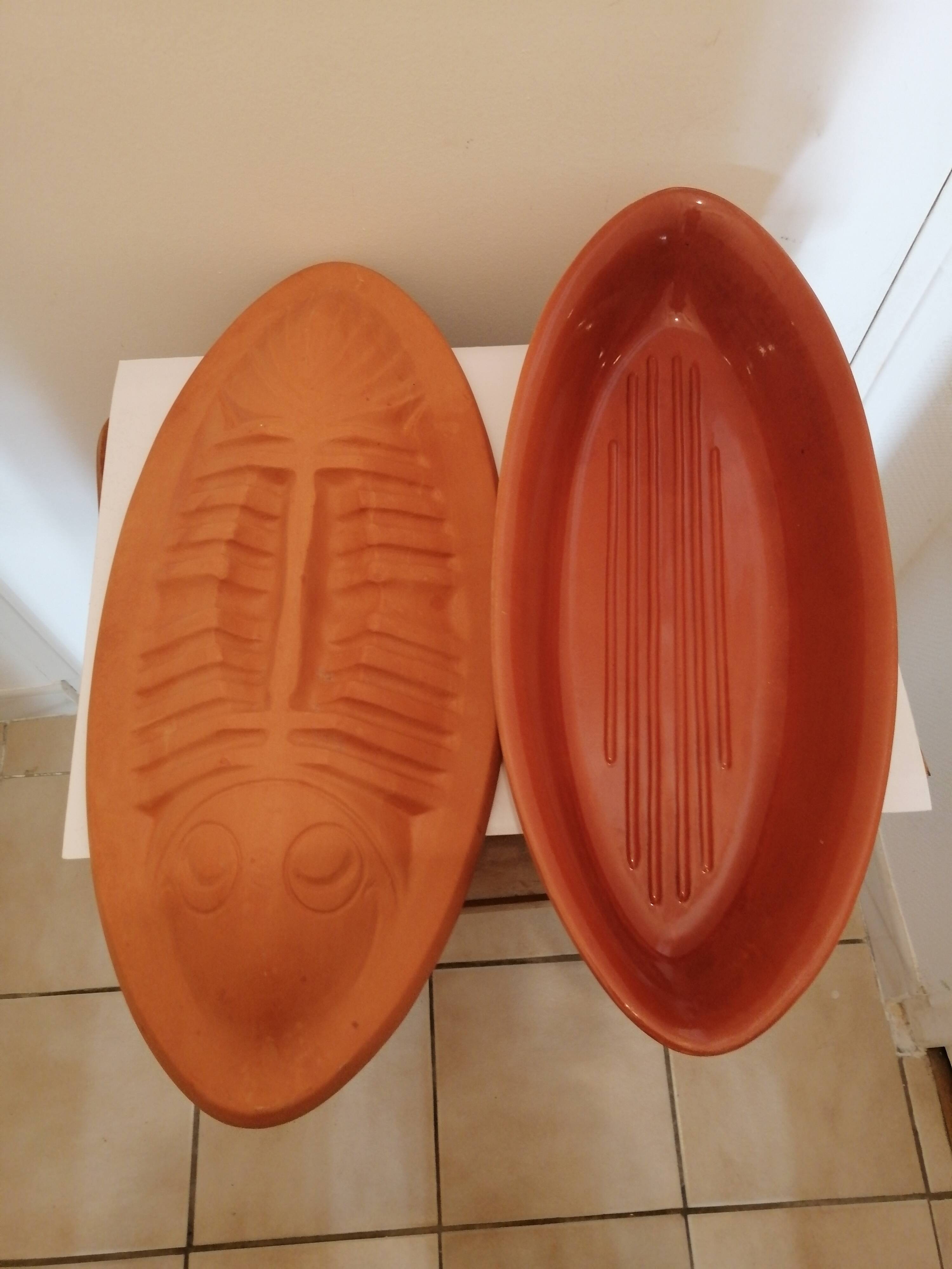 Fish shaped terracotta cooking dish