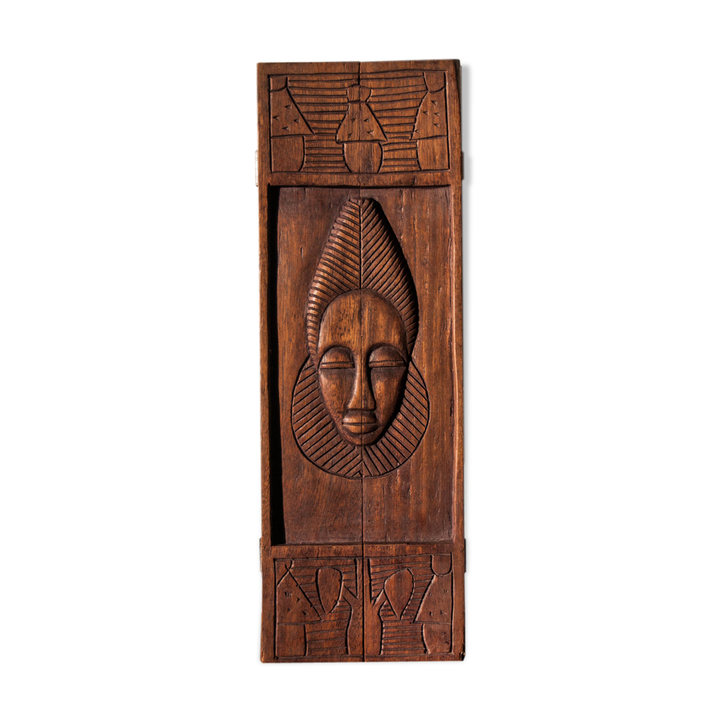 Awalé african wooden games