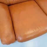 Vintage cognac camel leather canapé from the 1970s.