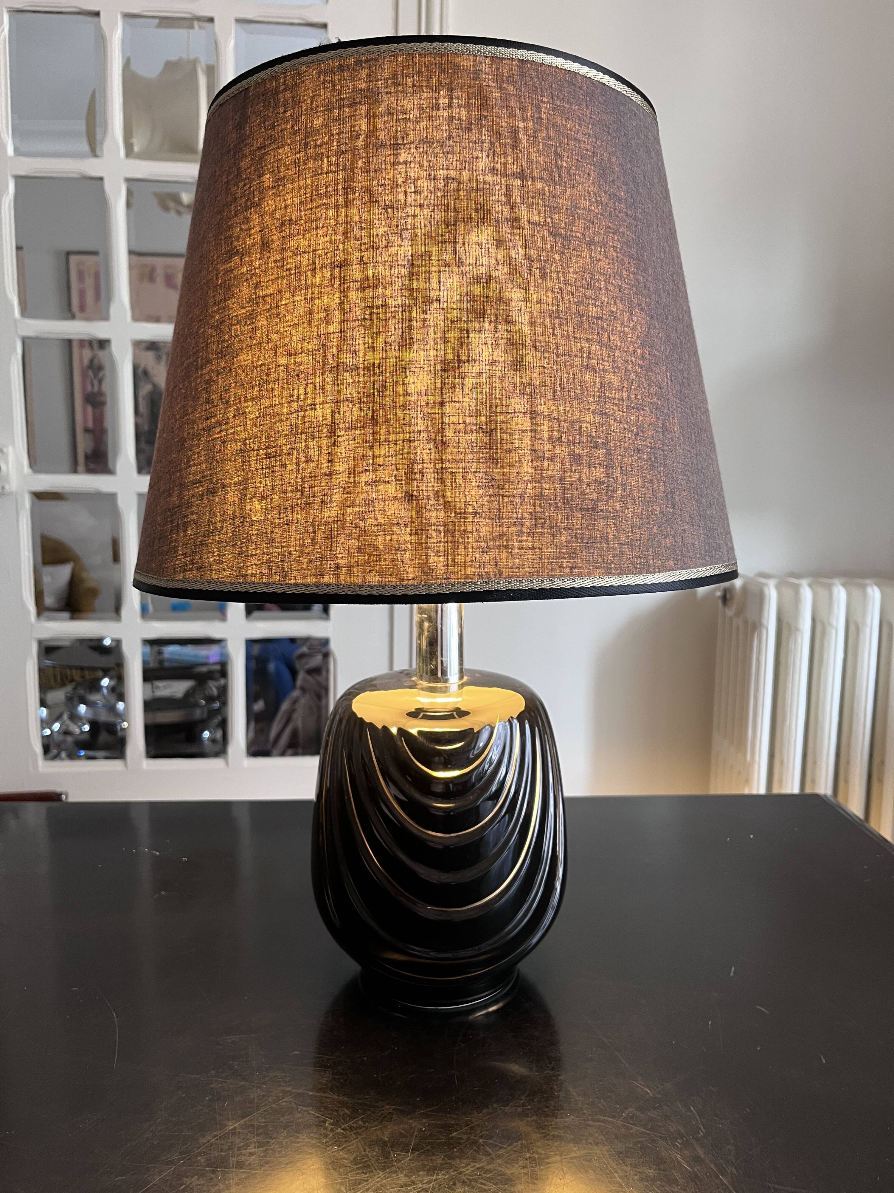 Black and gold ceramic lamp
