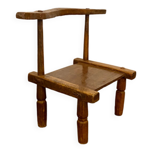 Chaise ancienne traditionnelle