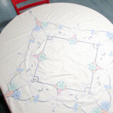Multicolored embroidered round sheet