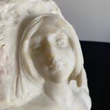 Marble sculpture representing La Vallière 20th century by J. Morrini