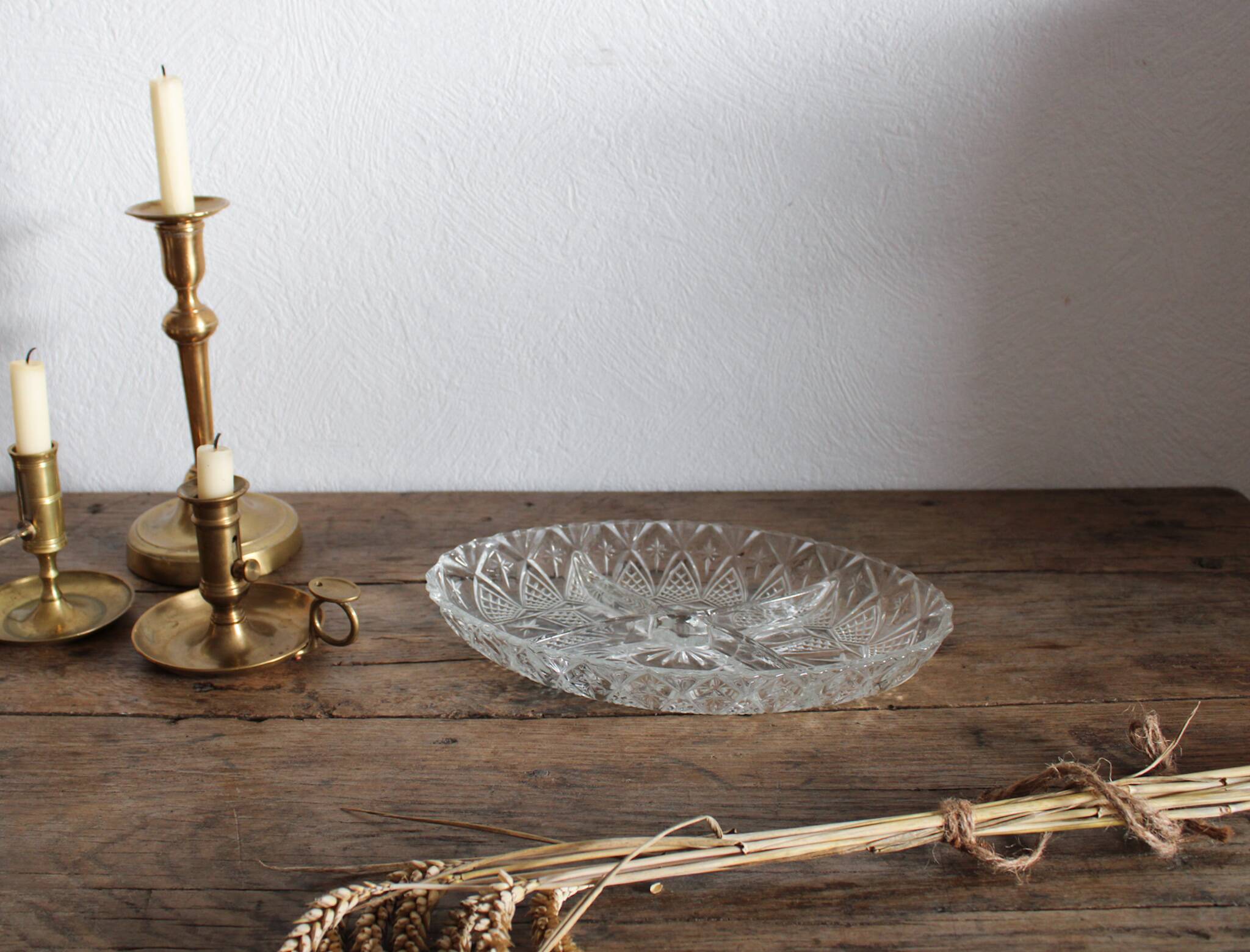 Glass compartment dish