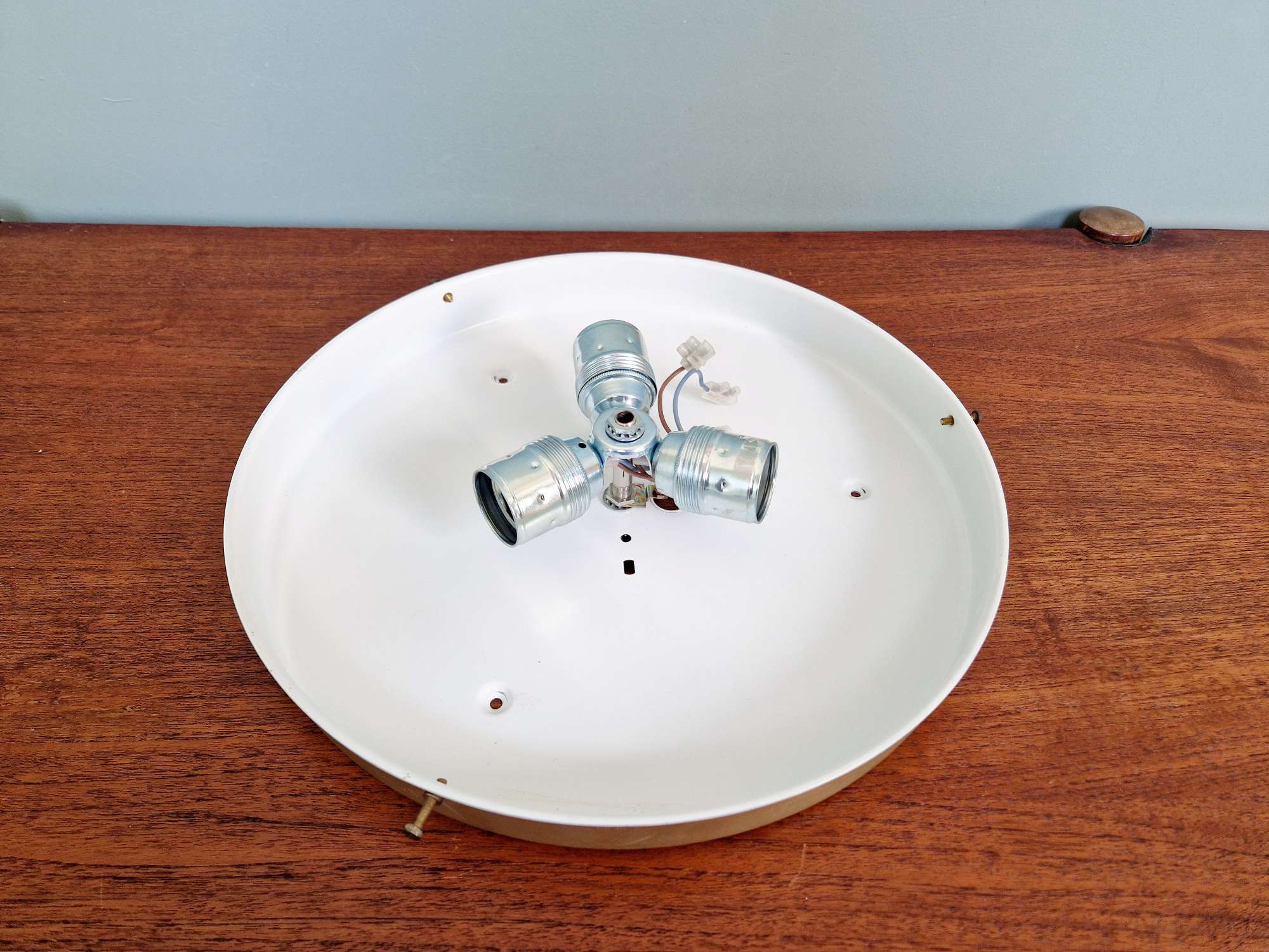 Grand plafonnier en verre glacé (diam 45cm), Doria, 1970