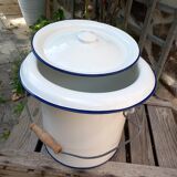 Enamelled sheet metal chamber pot / bucket