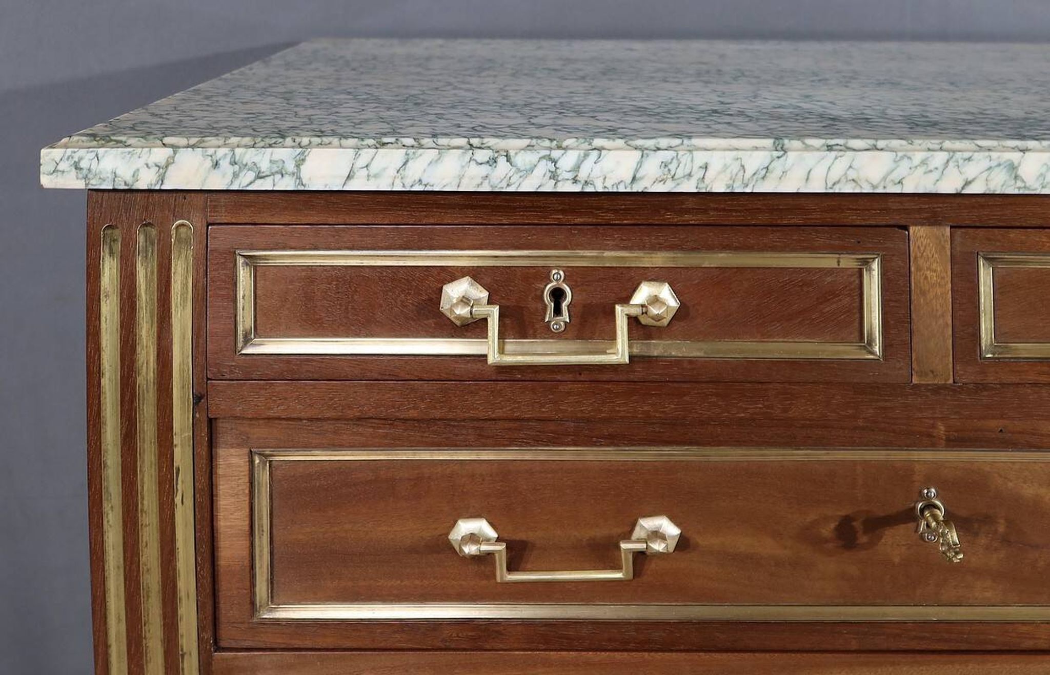 Commode Chiffonnière en Acajou, style Louis XVI – Milieu XXe
