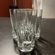 Série de 4 verres à orangeade estampillés cristal saint louis
