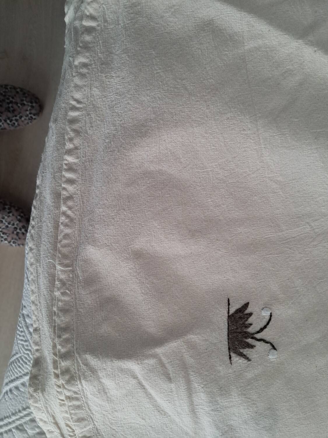 Round embroidered tablecloth