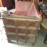 Origin of the XVIII century Rajasthan bench