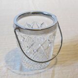 Glass ice bucket in very good condition.