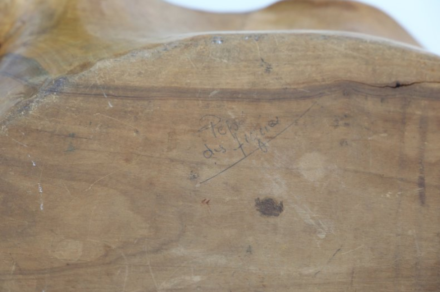 Glove fig tree wooden