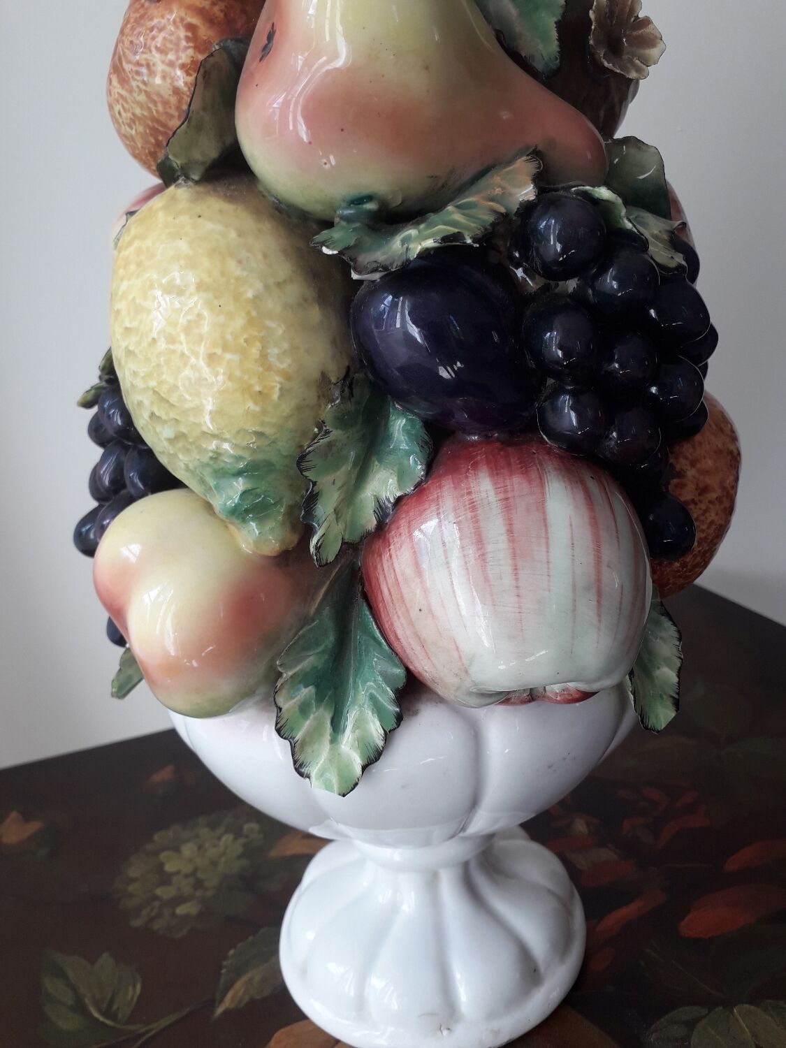 Centerpiece Ceramic fruit pyramid