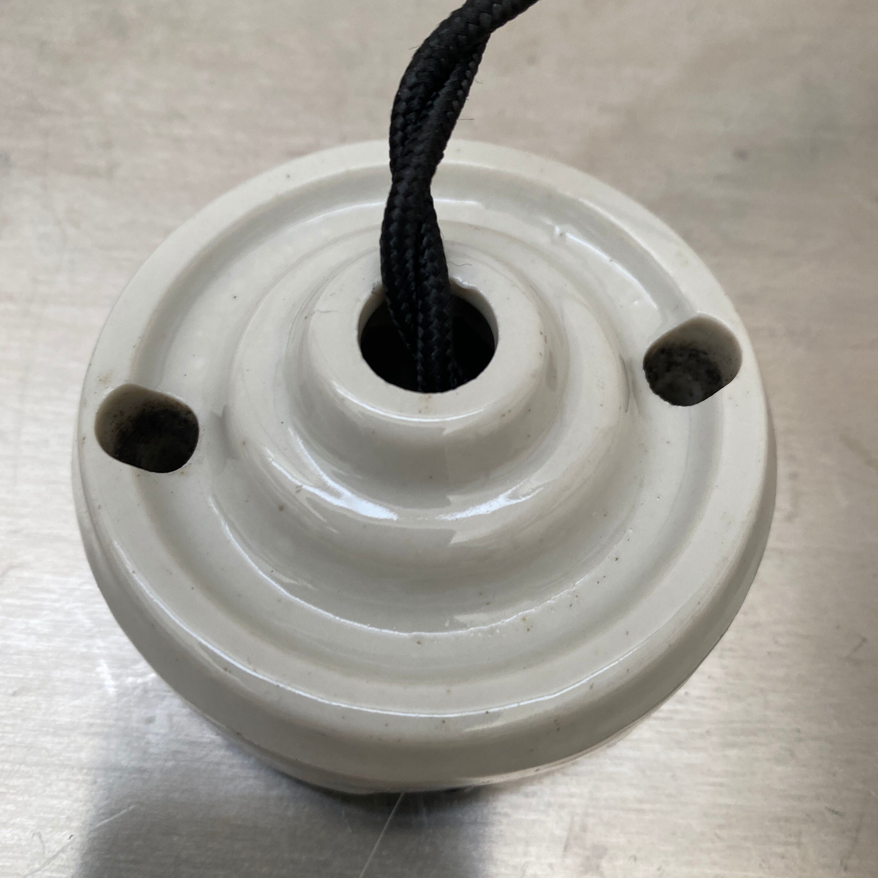 Lot 2 industrial suspensions in acier 36 cm