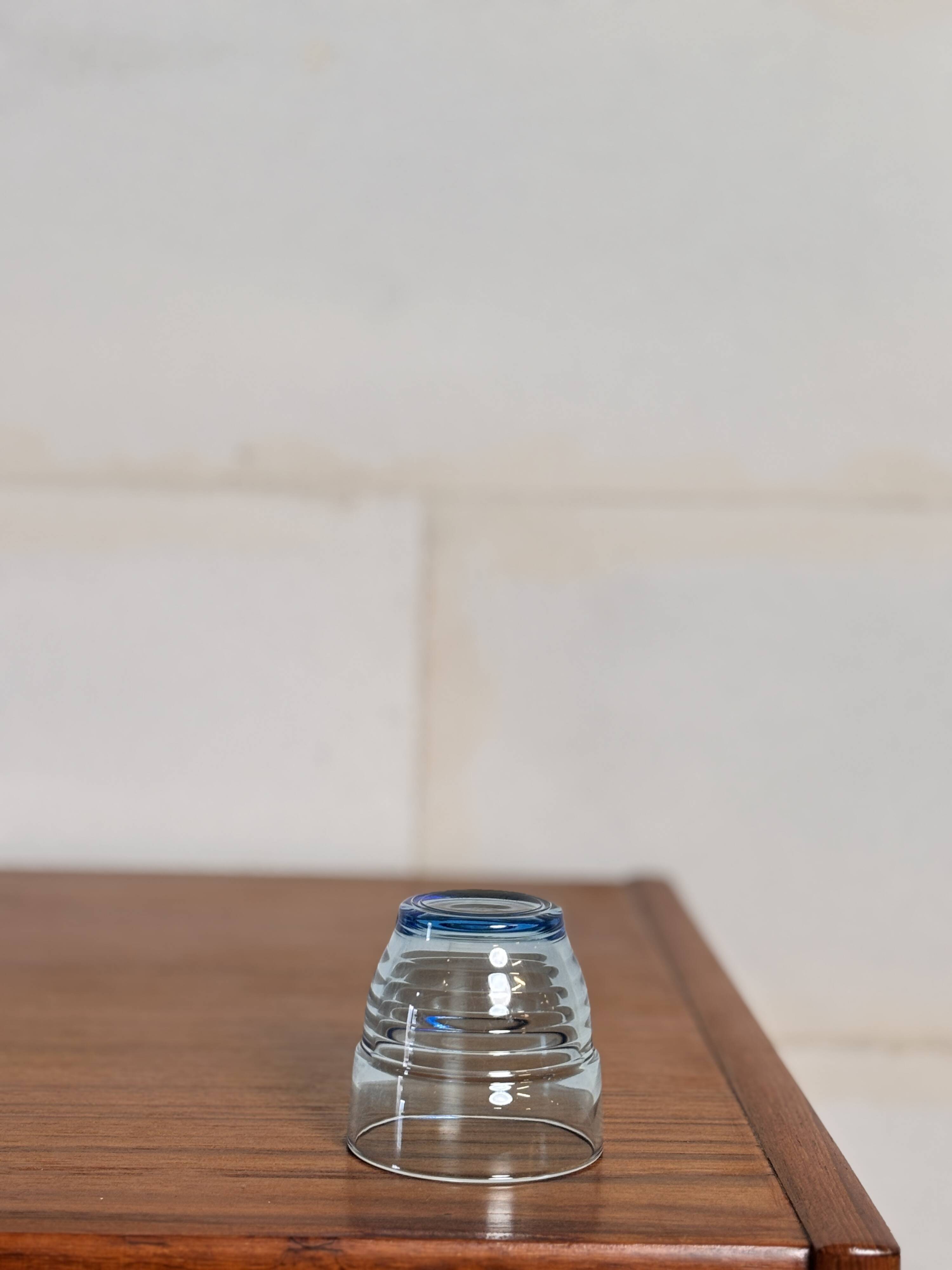 Set of 8 blue Arco France glasses.