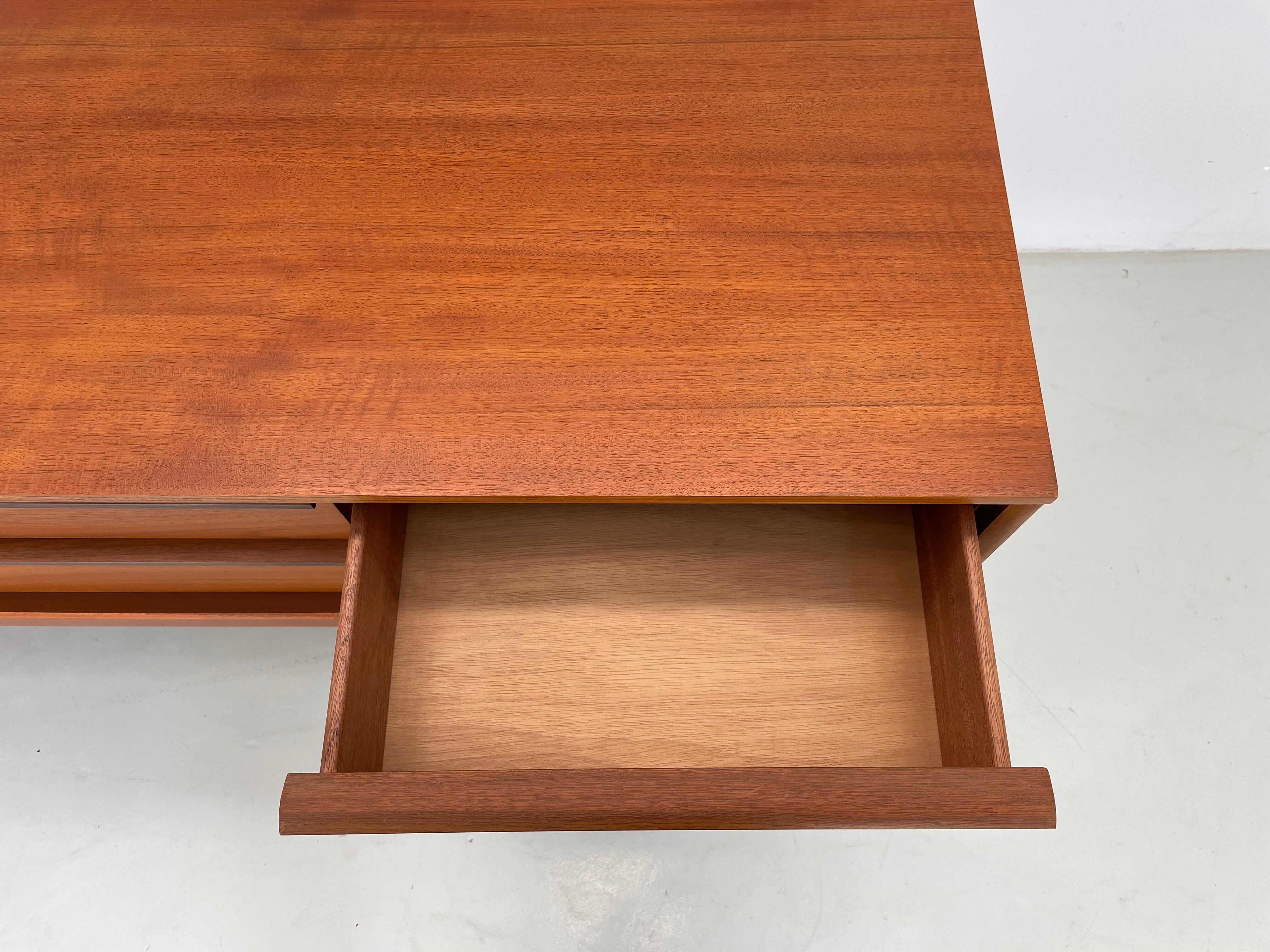 Vintage Austinsuite sideboard 1960's