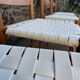 Set de 4 chaises dossier échelonné et assise tissée en coton blanc