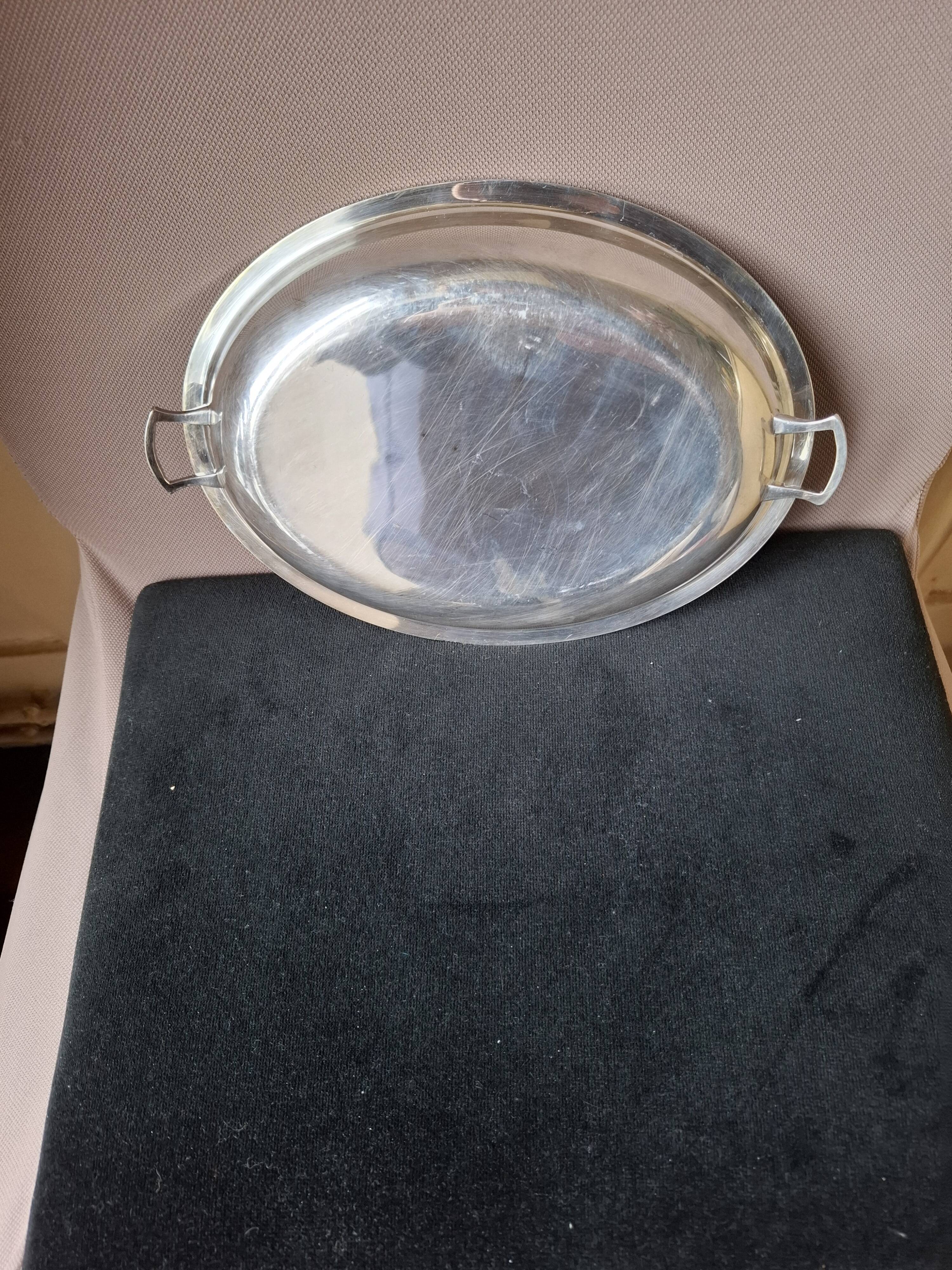 Oval silver-plated metal dish