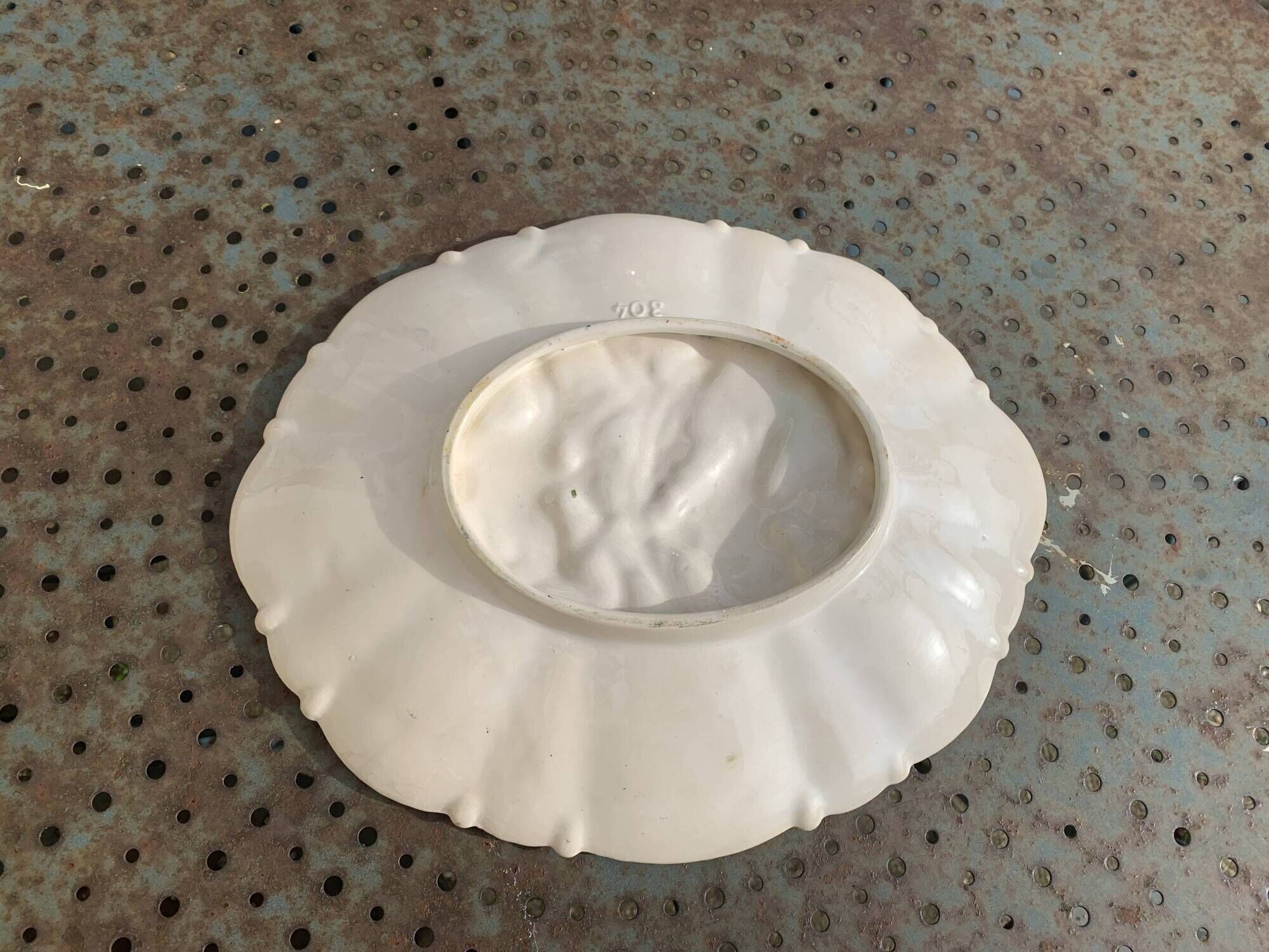 Dish in enamelled ceramic slip, with fish motifs, decorative, collector, vintage