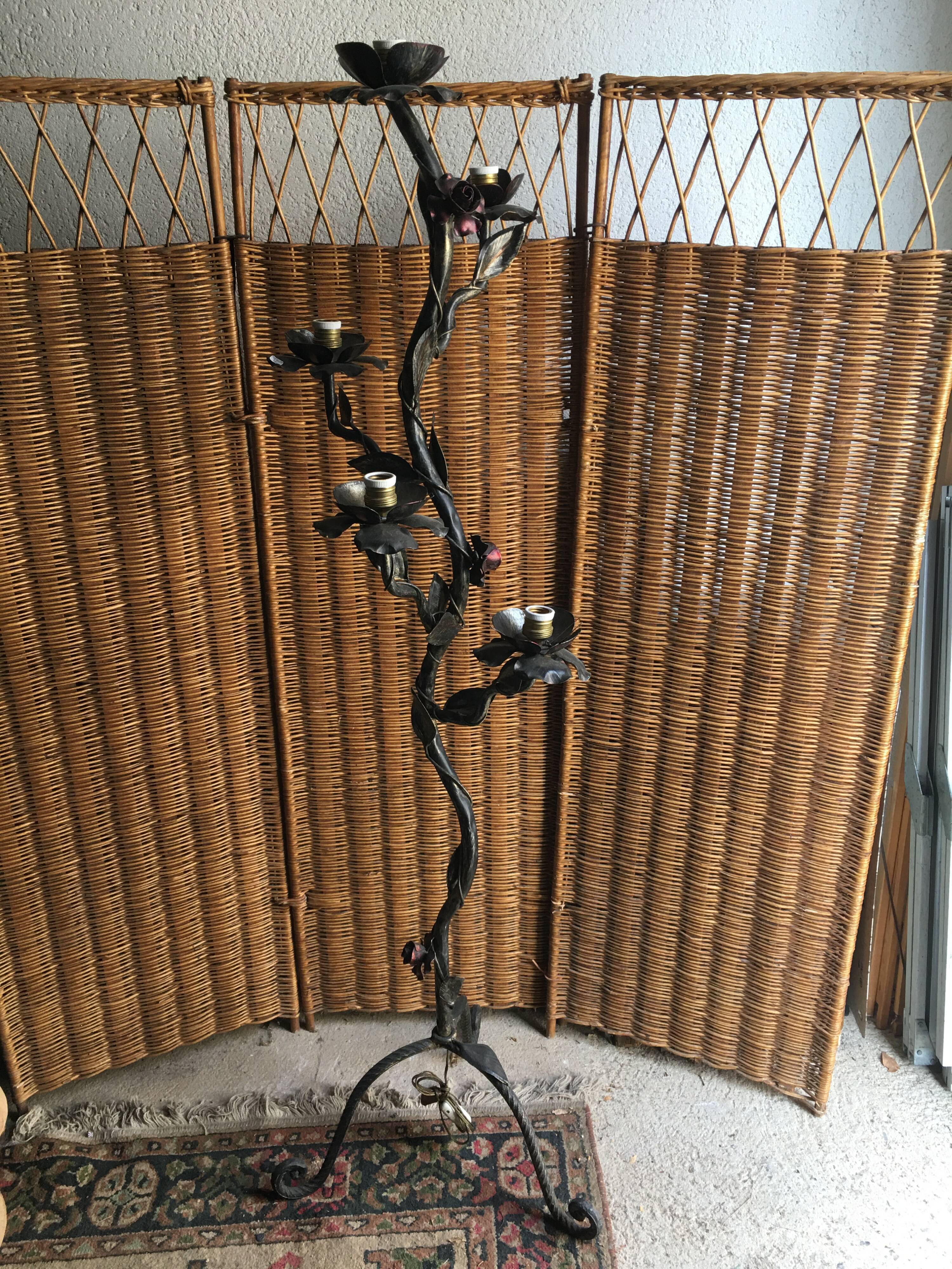 Footlight with opaque crystal globes.