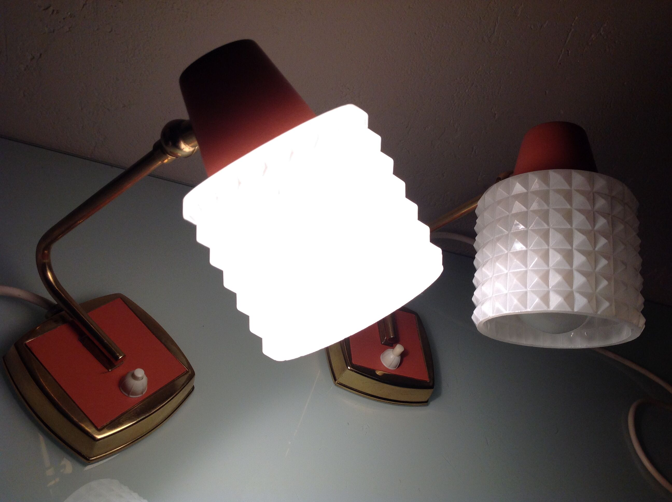 Pair of bedside lamps in structured white opaline and brass, vintage 60