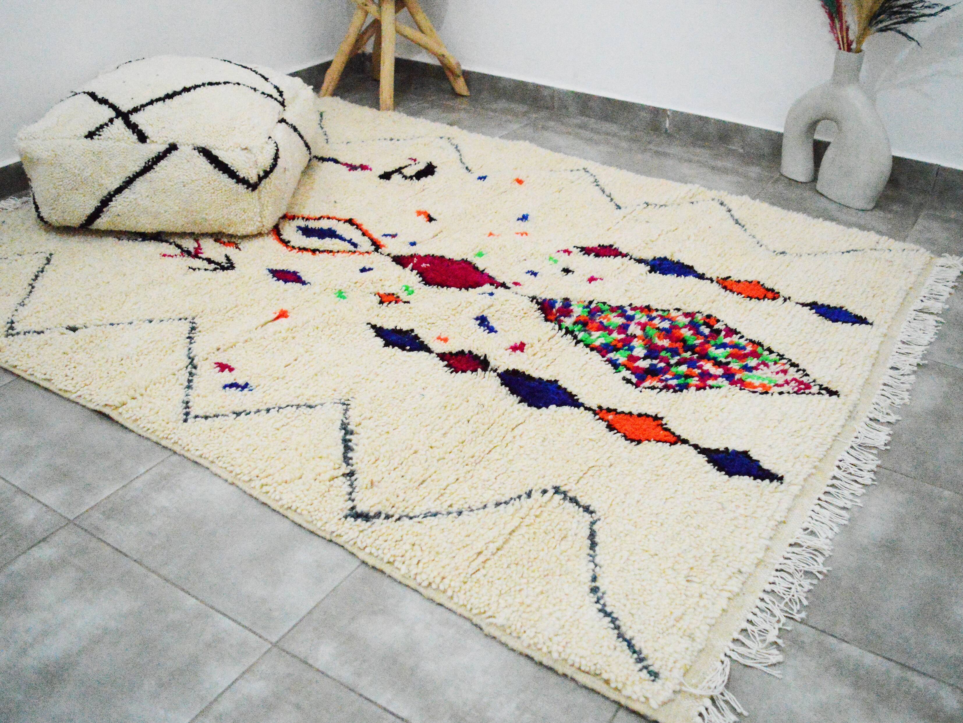 Moroccan berbere carpet 163x194cm