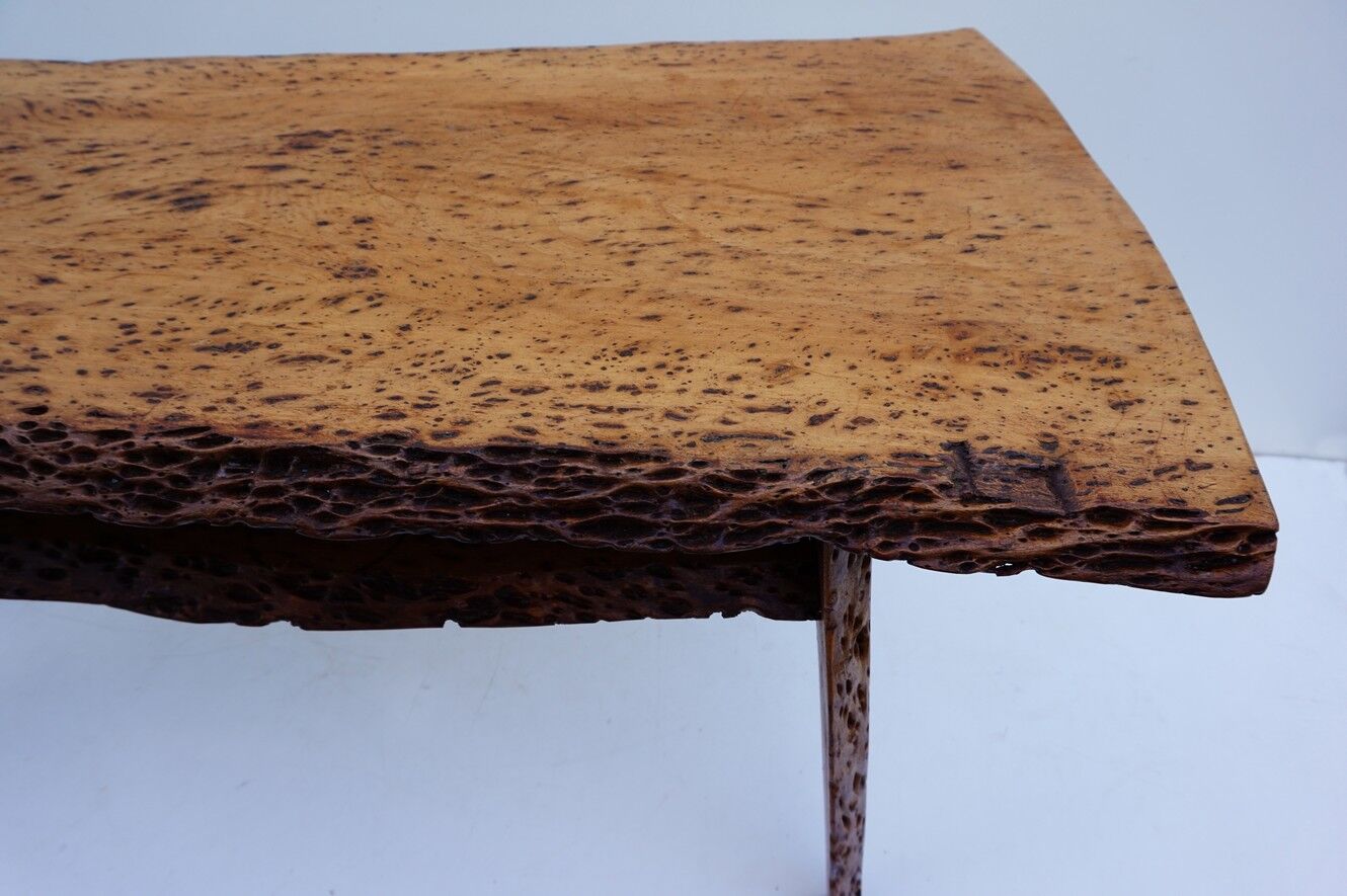 Low trunk table