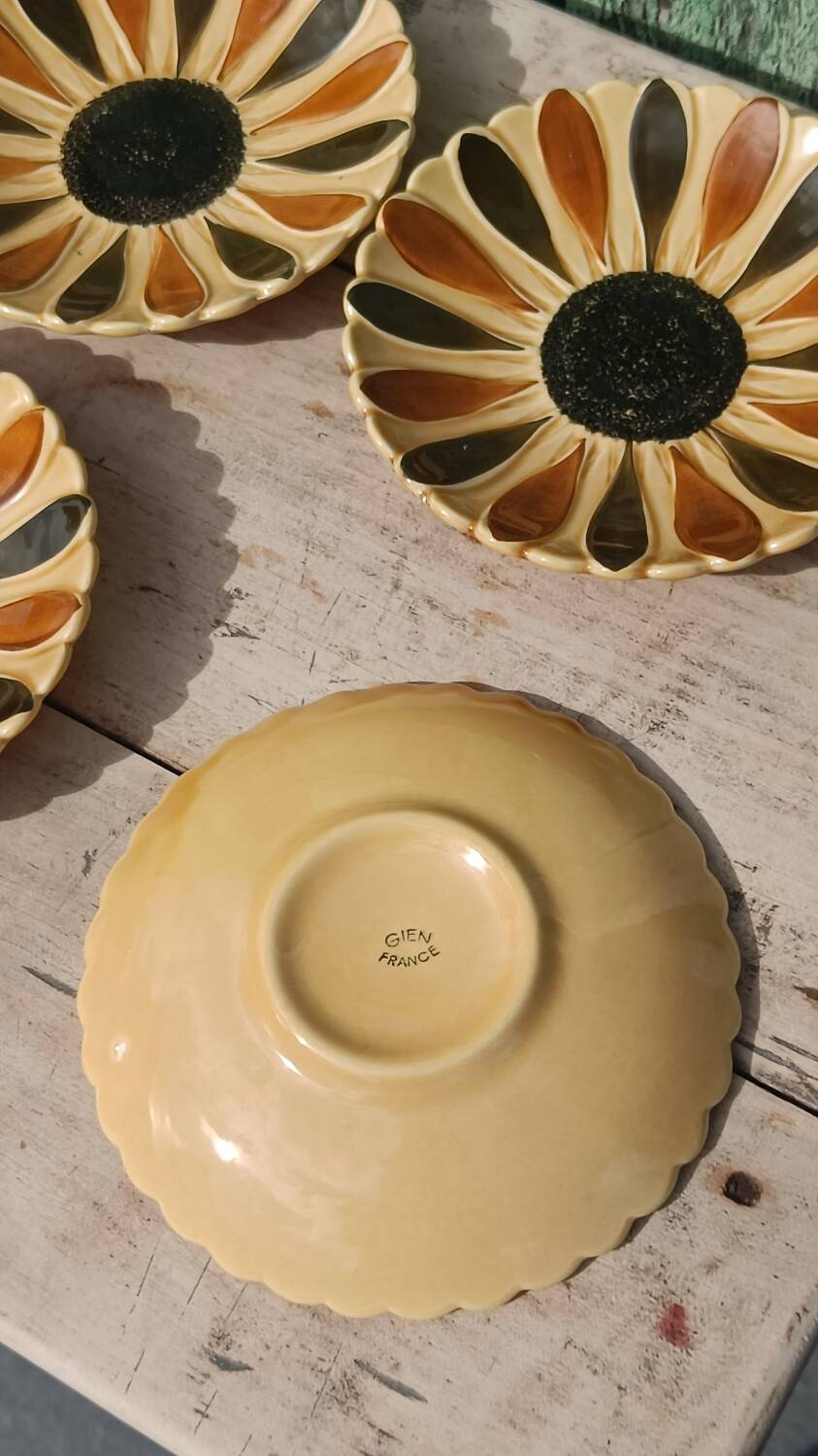 Sunflower bowls from Gien