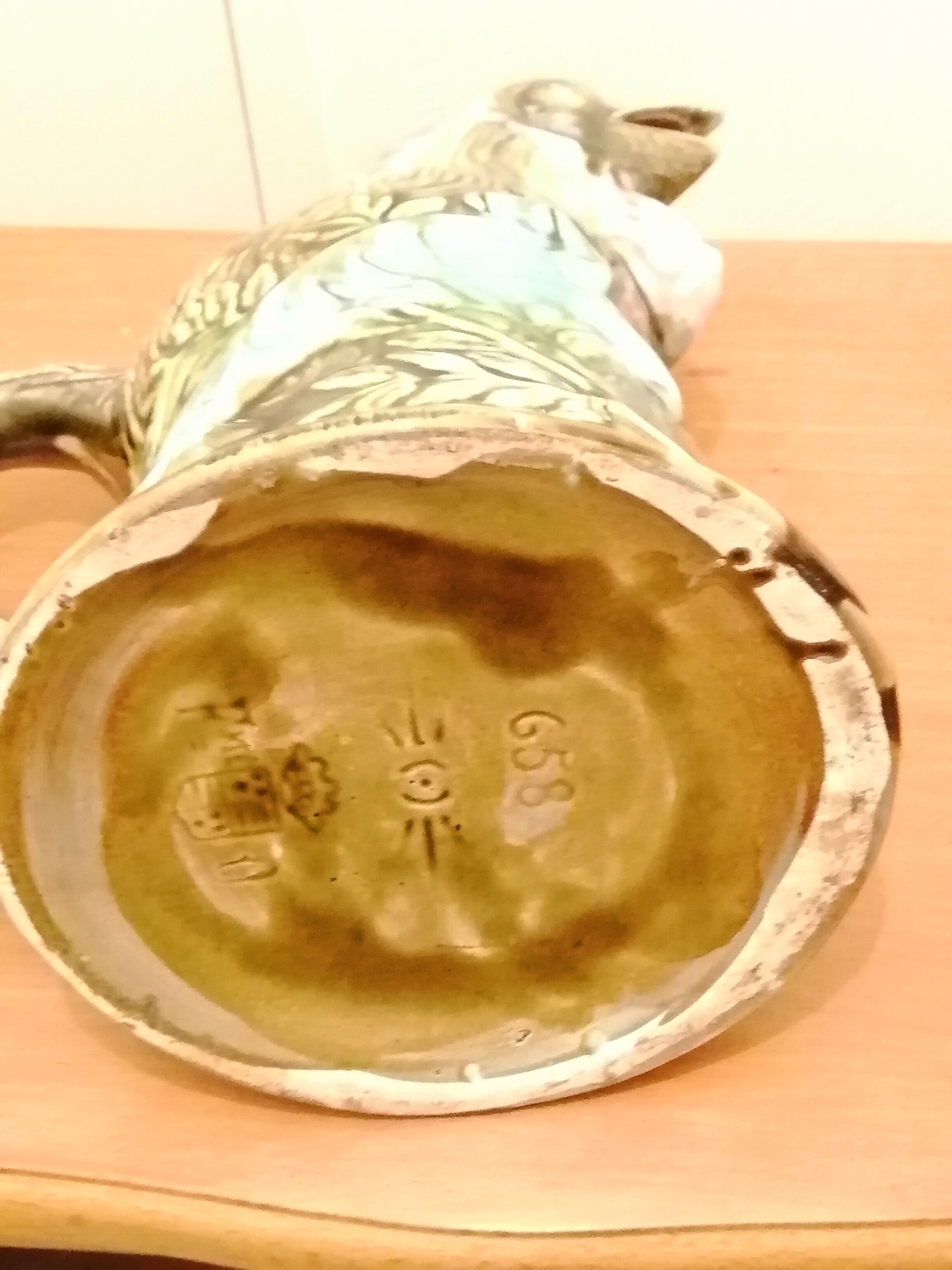 Pitcher in slurry of the gallic rooster