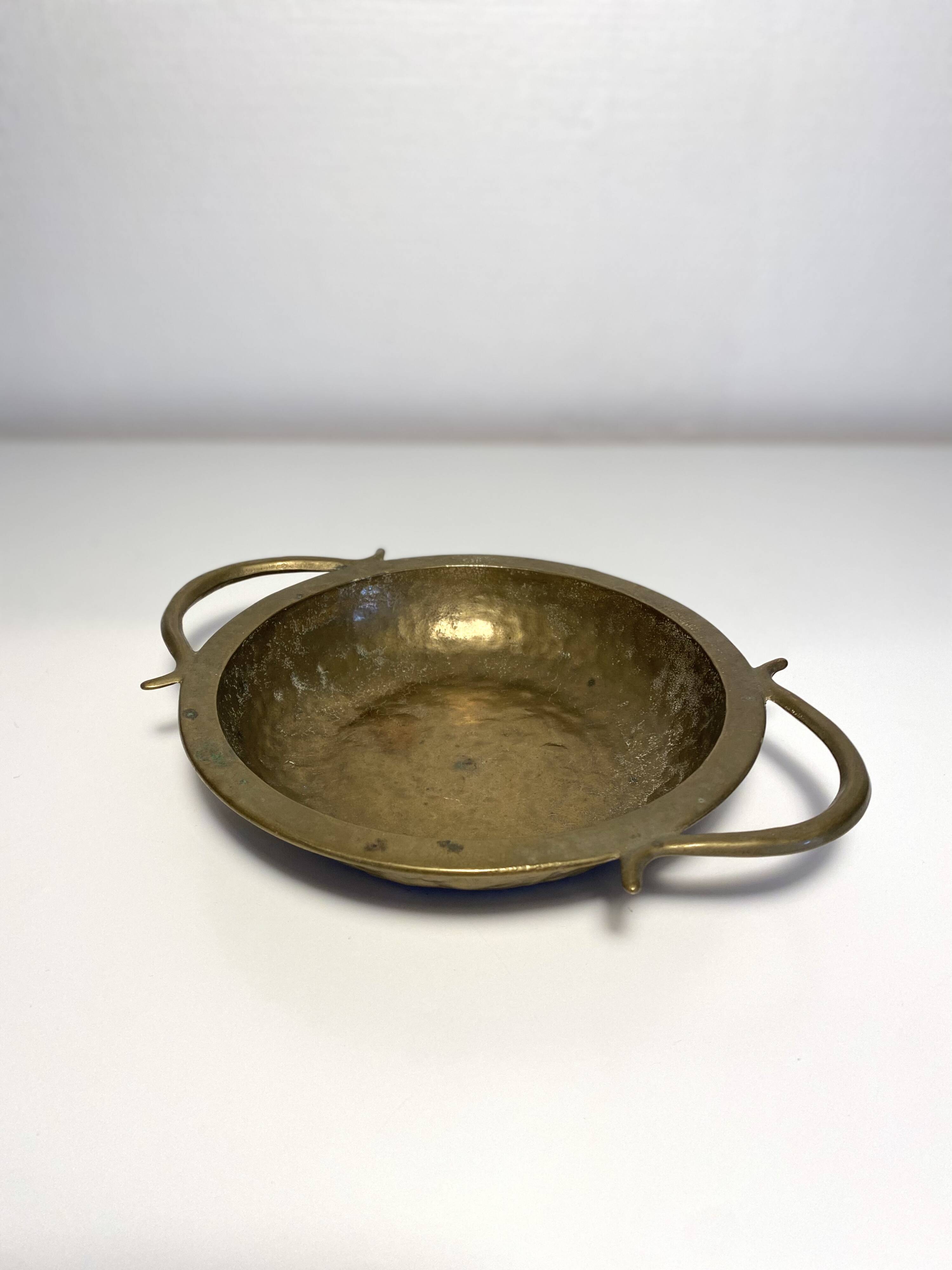 Plateau en laiton antique