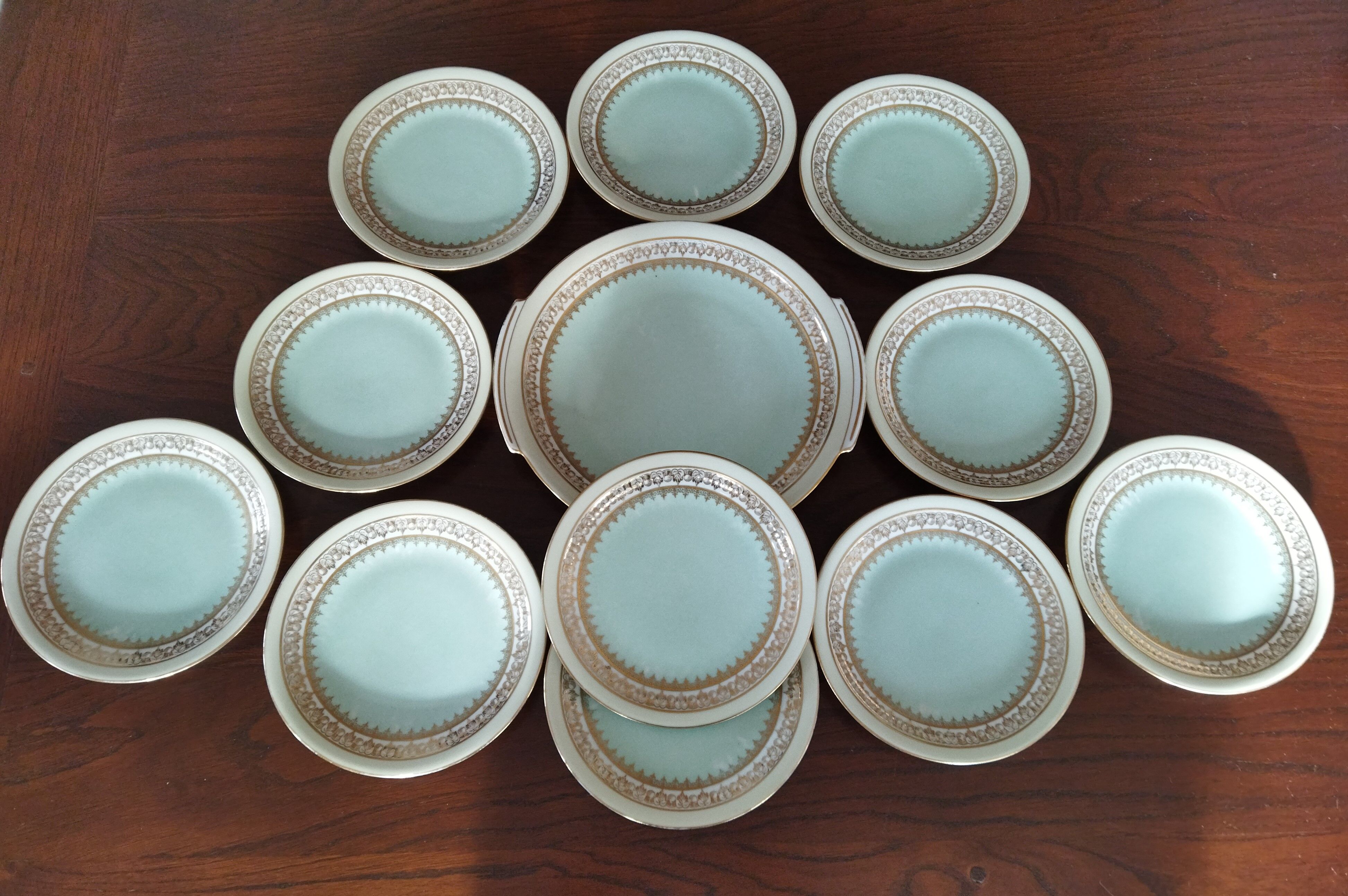 Platter and 11 dessert plates in Chapus Frères Limoges porcelain