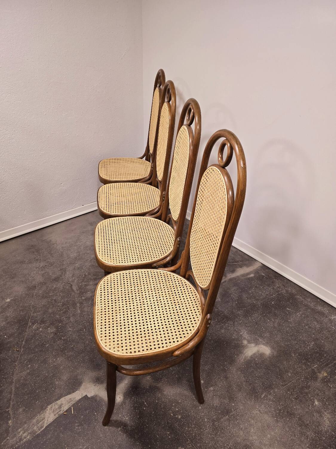Chaises de salle à manger, bois courbé, M 17, dossier haut, 1 sur 4