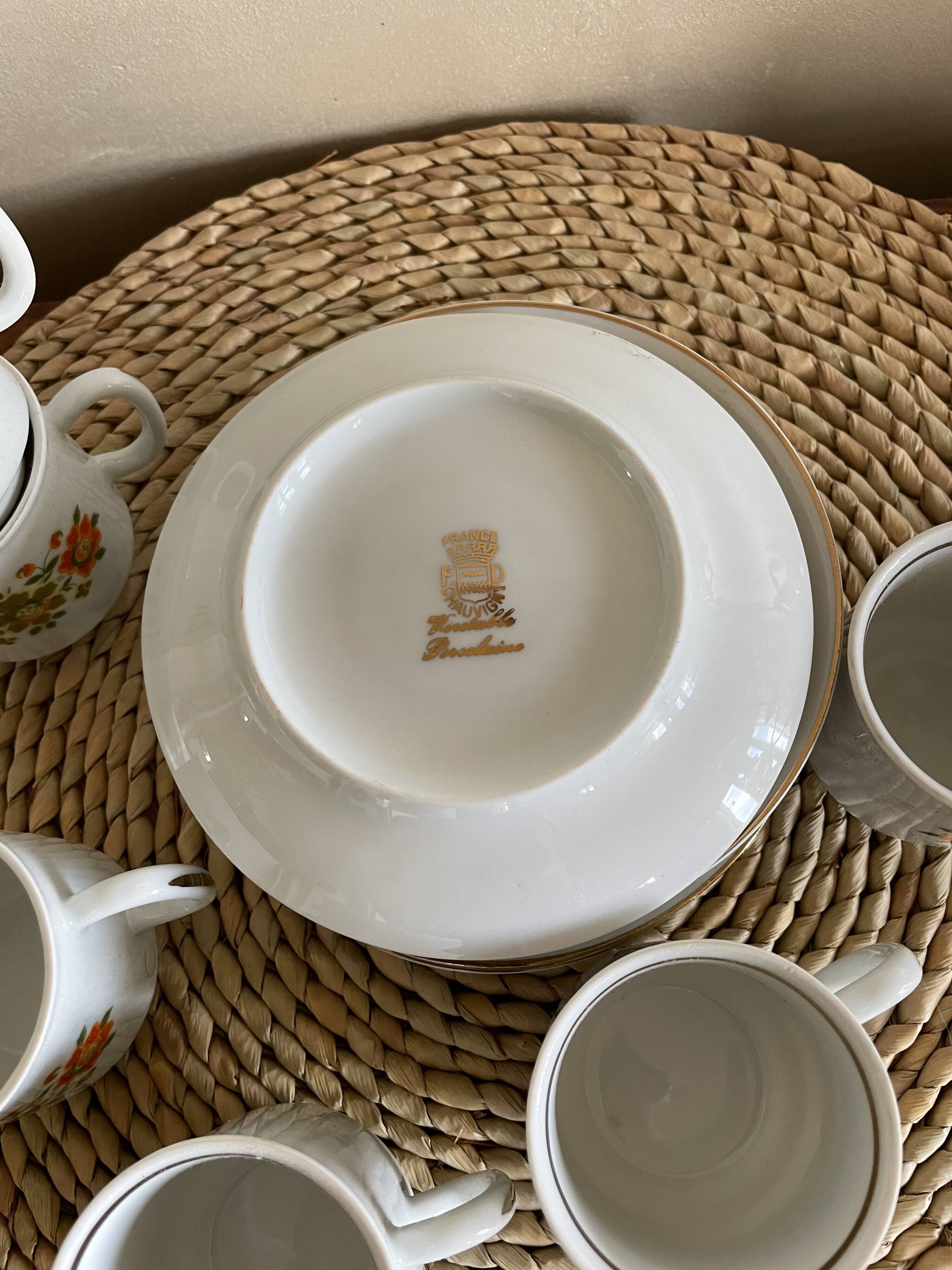 Chauvigny earthenware coffee service decorating orange flowers