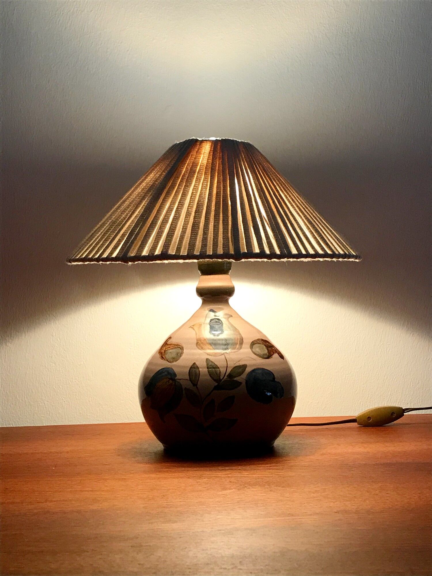 Ceramic lamp and its recycled cotton lampshade