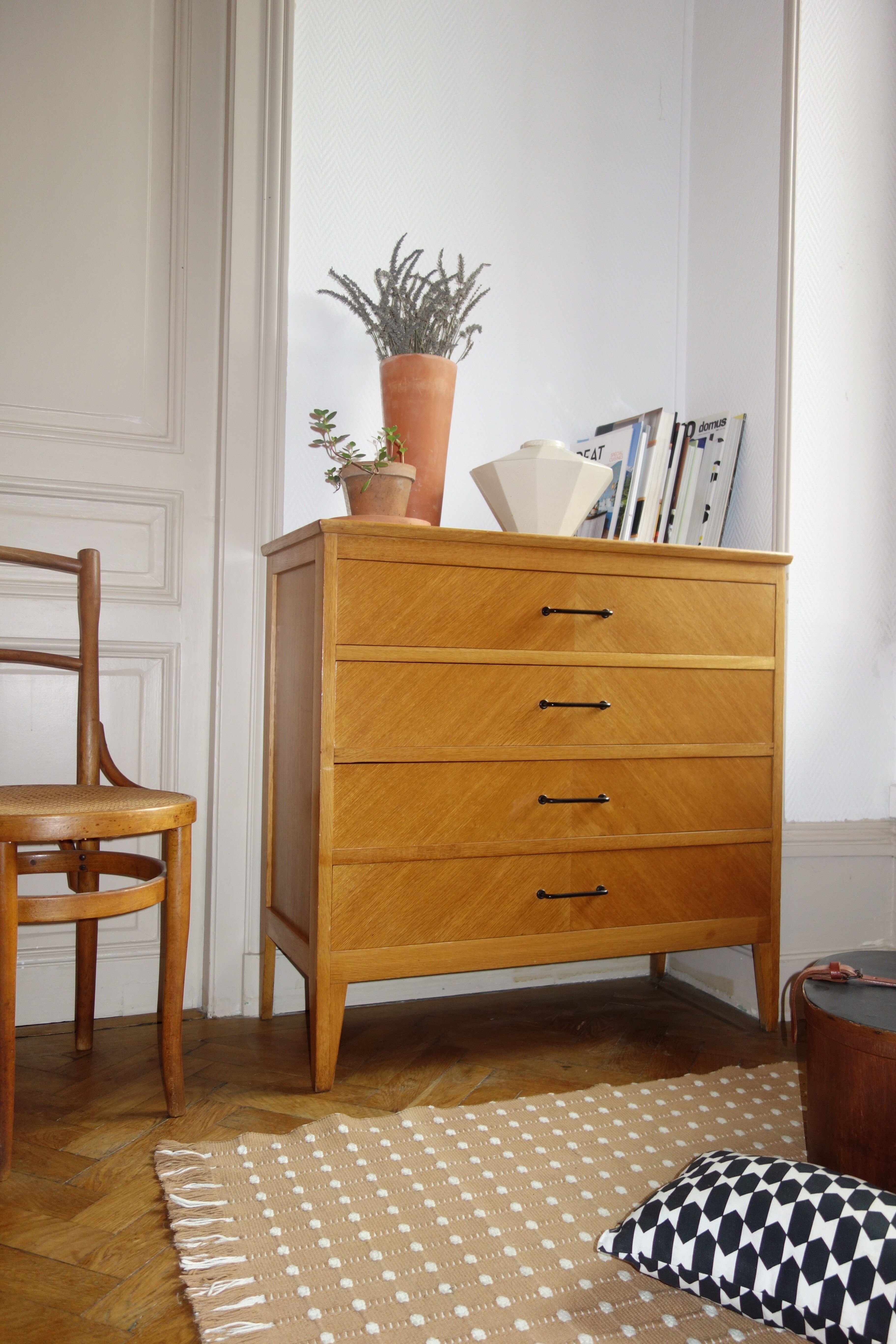 Chest of drawers vintage oak year 1960