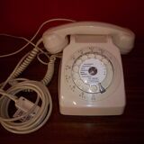 Beige phone from the 1970s