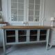 Buffet, desserte vintage réenchanté en vert de gris, plateau  bois.